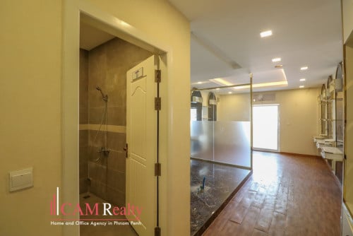 12 Room Commercial Building For Rent in BKK2