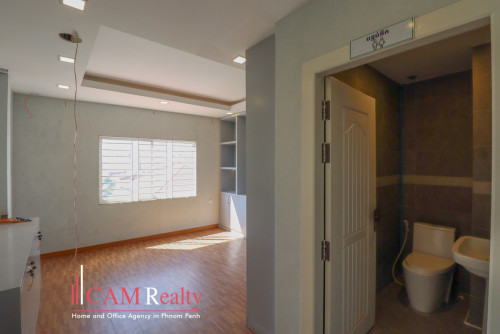 12 Room Commercial Building For Rent in BKK2
