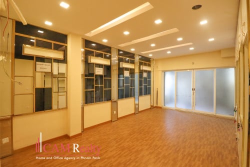 12 Room Commercial Building For Rent in BKK2