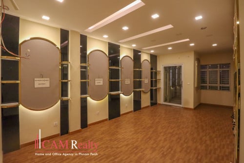 12 Room Commercial Building For Rent in BKK2