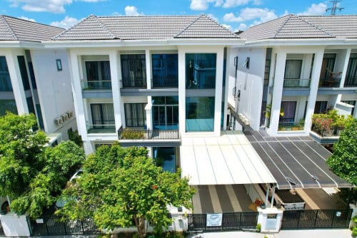 វីឡាភ្លោះ សម្រាប់លក់