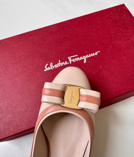 Salvatore Ferragamo Shoe Low heel
