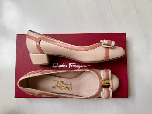 Salvatore Ferragamo Shoe Low heel