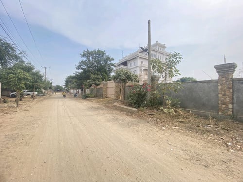 ដីសម្រាប់លក់ នៅខណ្ឌជ្រោយចង្វារ
