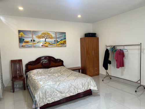 វីឡាភ្លោះB សម្រាប់ជួល / Twin B villa for rent ( in Borey Penghout near AEON3)