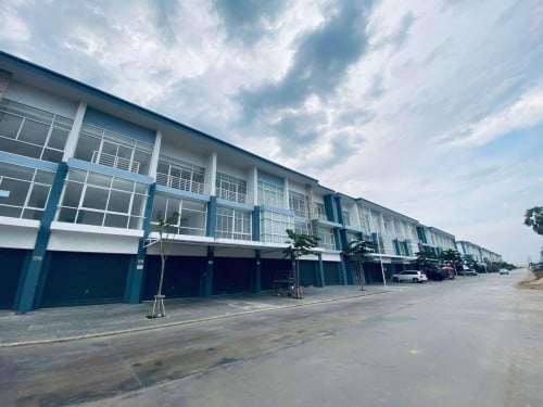 ShopeHouse for Rent or Sale