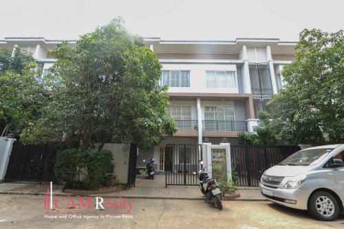 Villa LC2 For Sale - ផ្ទះវីឡាកូនកាត់សម្រាប់លក់ - ក្នុងបុរីប៉េងហួតបឹងស្នោរ