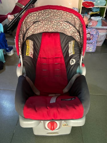 សៀមរាប លក់ កៅអុីគេងក្មេងដាក់ក្នុងឡាន