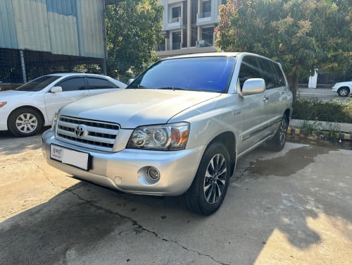 Highlander សម្រាប់​ជួល​ car for rent