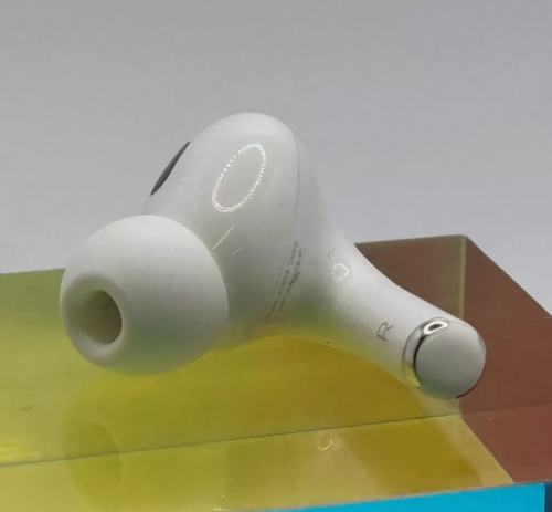 មានលក់គ្រាប់កាស ​AirPods Pro 2nd USB-C