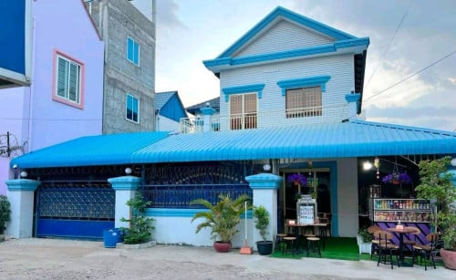 ដី/ផ្ទះលក់បន្ទាន់នៅក្រោយផ្សារឈូកមាស ខណ្ឌសែនសុខ ៖ (ដីកែង)