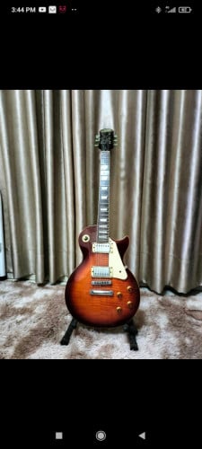Epiphone inspire by Gibson custom Les Paul