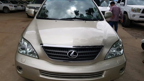 Lexus 400h ប៉ុង 2 ឆ្នាំ 2006 សំណុំស៊ីន អត់បុកប៉ះ អត់កាត់ត អត់ច្រេះបាត