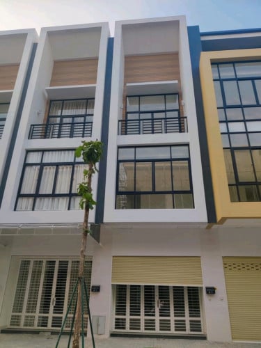 Shop House E2 សម្រាប់ជួល បុរី  ប៉េងហួតបឹងស្នោរ