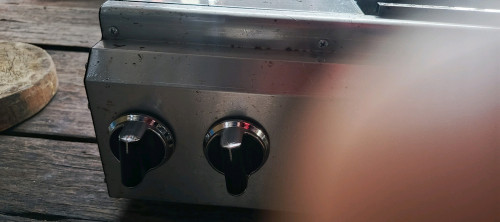 ចង្ក្រានហ្គាសអាំងមឹង អាំងសាច់ ជាប្រភេទសំបុកឃ្មុំ