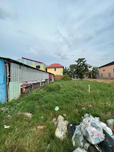 ត្រូវ​ការ​លក់​ដី​ ទំហំ​ 5m x 20m តម្លៃ​ក្រោម​ទី​ផ្សា​រ​ពី​6000$ ទៅ​8000$