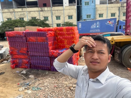 ប៉ុងបាល់ទះ របស់ខ្មែរចិន