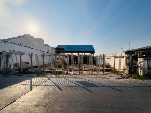 ដីជួលនៅក្រុងតាខ្មៅ