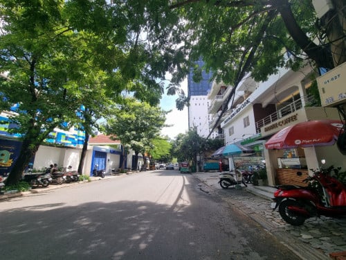 ផ្ទះវិឡាកែងលក់ នៅសង្កាត់បឹងកេងកងទី១ ​​| Corner Villa For Sale in Sangkat Boeung Keng Kang1