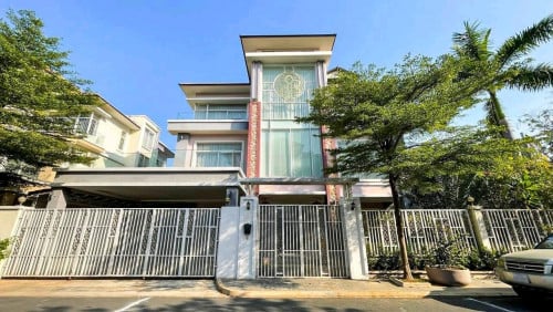 King villa for rent / 别墅出租 （家具）