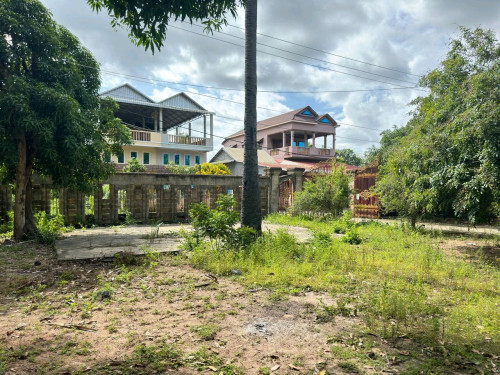 ដីក្រោយរោងចក្រស្រាបៀរហនុមាន
