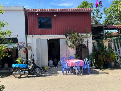 លក់បន្ទាន់