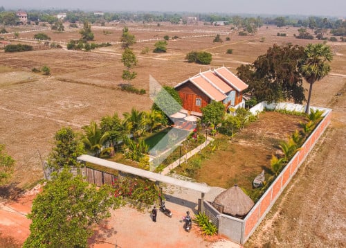 វីឡាបែបលម្ហែសម្រាប់លក់ក្នុងសង្កាត់ស្លក្រាម-Villa with Pool for Sale in Siem Reap