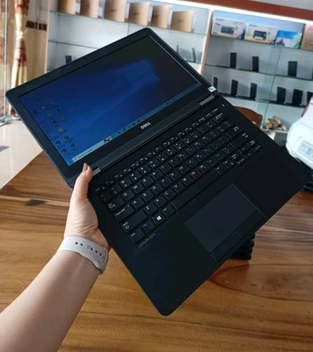 Dell Latitude E7270(មួយទឹក97%)