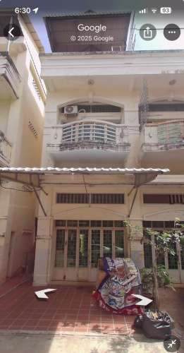 ផ្ទះលក់ប្រញាប់ស្ថិតនៅទល់មុខព្រលានយន្តហោះ