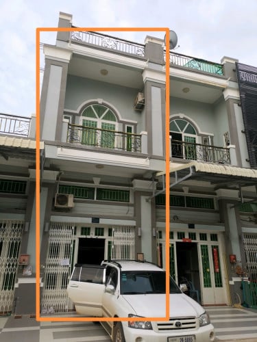 ផ្ទះលក់បន្ទាន់ ជិតចោមចៅ​ ក្រោយសាលាប៊ែលធីនិងហ្គារាសសាំងPTT