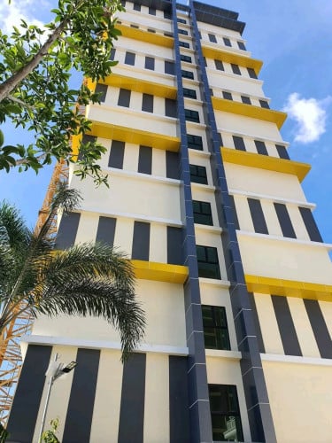 Beautifull New Condo For Sale or trade for car. Phnom Penh. 6th floor, corner condo.