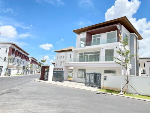 ផ្ទះលក់ឫ ជួលនៅបុរី អ័រគីដេ6a Queen villa sale (待售房屋)