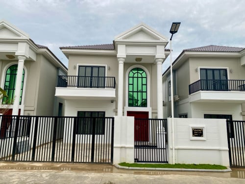 វីឡាទោល ONC កំរោង5 ផ្ទះមុខសួន 129800