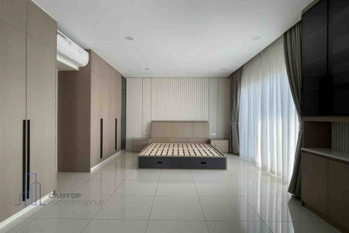Huge Villa For Rent-5 Bedroom Villa For Rent in Borey Chankiri With Private Pool Is Available Now.