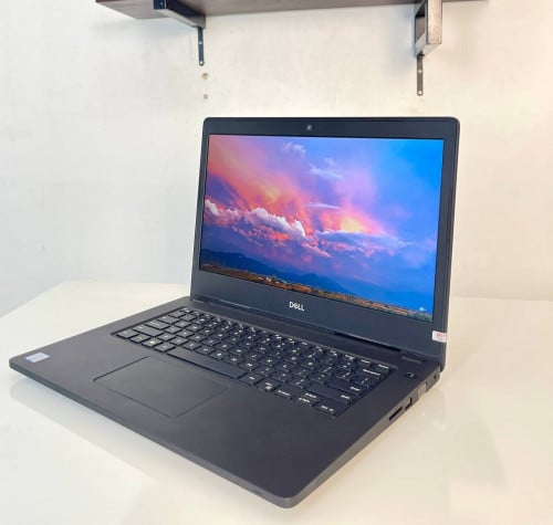 laptop មួយទឹកស្អាត 95% ថ្មី របស់ USA ​E3480