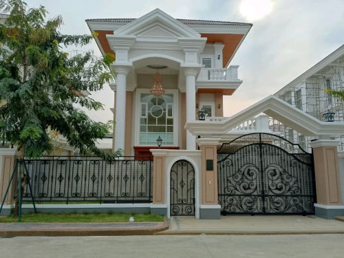 កាងារ​បាំង​ជញ្ជាំងទ្វារ​របង