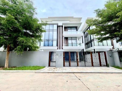 📣⚡️ផ្ទះវីឡាឃ្វីនសម្រាប់លក់នៅក្នុងបុរីឌឹហ្វូត សង្កាត់ព្រែកឯង ខណ្ឌច្បារអំពៅ