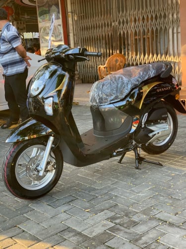 វៃដូរបង់រំលស់ ថែមមួយឈុតHONDA SCOOPY ប្រេីសោរឆ្នាំ 2025 ថ្មីកេសក្រុមហ៊ុន