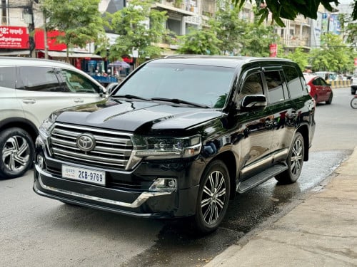 Land Cruiser VIP 2012 V8 ម៉ាស៊ូត មានបូមឡើងចុះ ម្ចាស់ដើមផ្ទាល់ត្រូវការលក់ 2