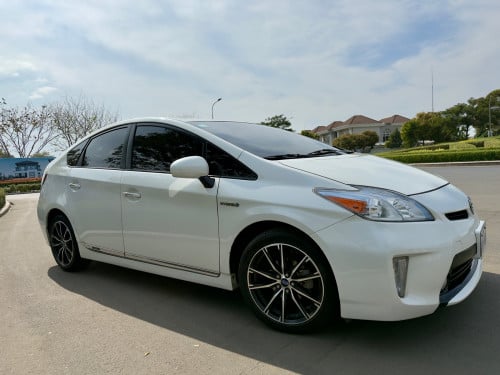 Toyata Prius 010 សំរាប់ជួល 📣
