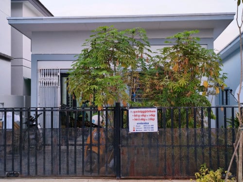 ផ្ទះលក់នៅក្នុងបុរី HM Lucky Home