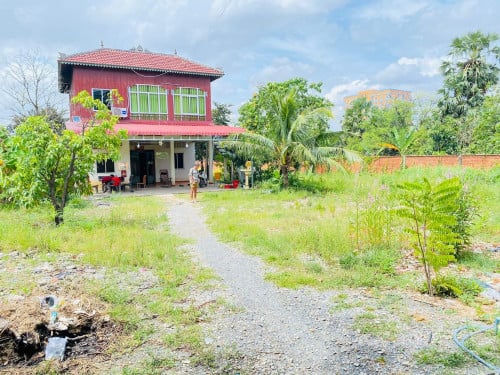 ផ្ទះនឹងដីលក់​ បន្ទាន់