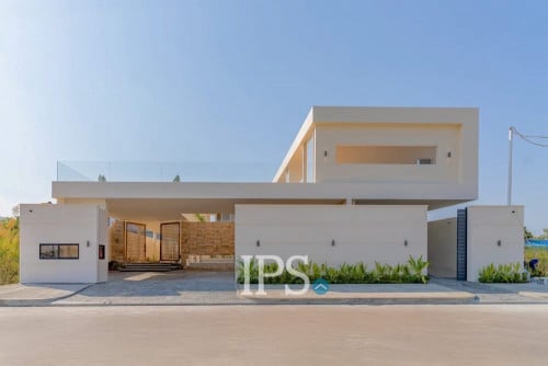 វីឡាប្រណិតសំរាប់លក់ នៅច្បារអំពៅ