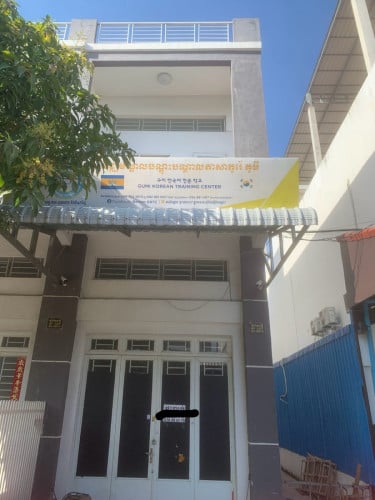 ផ្ទះលក់បន្ទាន់តម្លៃក្រោមទីផ្សារ បូរីពិភតថ្មីចំការដូង3ផ្ទះកែង