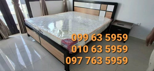 Bed with mattress king size