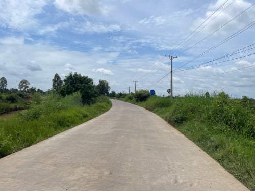 ដីលក់ជាប់មាត់ផ្លូវ មានទឹកនឹងភ្លើងគ្រប់គ្រាន់៕