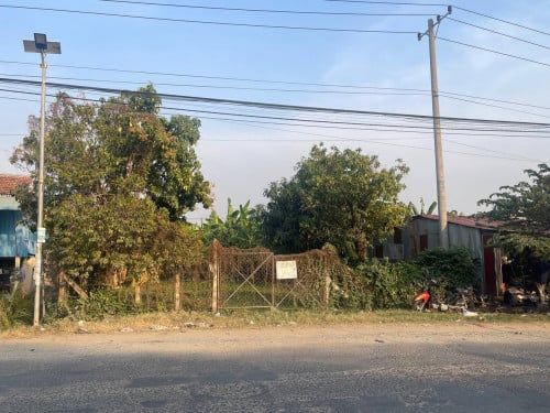 ដីលក់បន្ទាន់ជាប់ផ្លូវ 380