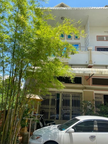 ផ្ទះល្វែងលក់បន្ទាន់សង្កាត់និរោធ ច្បារអំពៅ (4x14m) E0,E1 ->65,000$ ចចារ