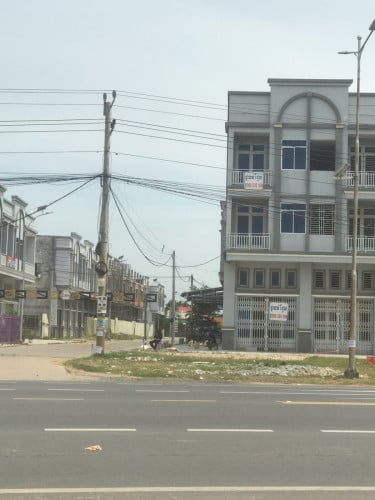 ផ្ទះកែងលក់ មានចំណូល