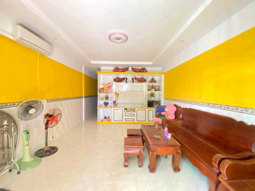 ផ្ទះលក់បន្ទាន់នៅចំការដូង